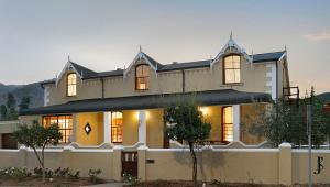 Js Audacious Living Montagu Self Catering