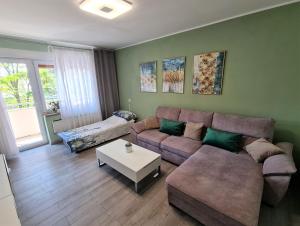 M & M Apartment