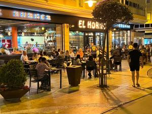 Luxury 190m2 Amplio apartamento moderno con terraza en la azotea de 50m2 junto a la playa, en el centro de Torre del Mar, Málaga, Modern large apartment with 50m2 roof terrace by the beach, right in the center of Torre del Mar, Malaga