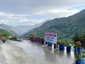 Green Mountain Homestay - Birthi Falls near Munsyari