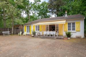 Maisons de vacances Maison familiale dans les pins a 300 m de la Plage : photos des chambres