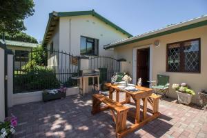 Dunwerkin Bachelor Flat