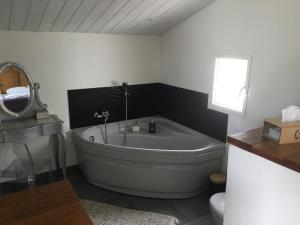 B&B / Chambres d'hotes Chambre salle de bain privee attenante : photos des chambres
