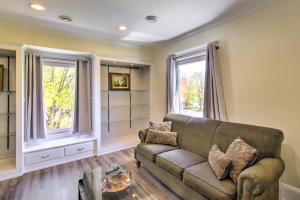 Apt with Shared Gas Grill, 2 Blocks to Dtwn!