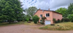 Maisons de vacances Gite Les Paquerettes spacieuse jardin terrain clos a 20min du Puy du Fou : photos des chambres