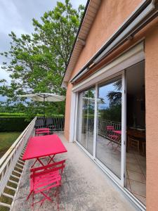 Maisons de vacances Gite Les Paquerettes spacieuse jardin terrain clos a 20min du Puy du Fou : photos des chambres