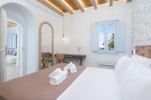 Airth Santorini Suites