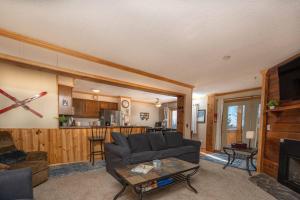 Cozy Condo at Summit