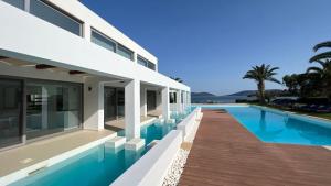 LeBlanc Luxurious Beachfront Villa by Goutos Luxury Living