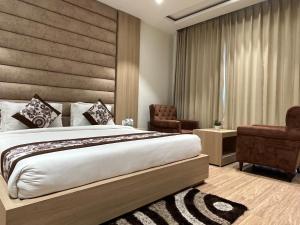 Hotel RRV with Free Parking