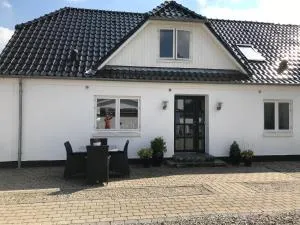 Sleep In Brande - Close By Herning, Legoland, Givskud Zoo - Thyregod