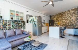 1 Bedroom Cozy Apartment In Bakar 