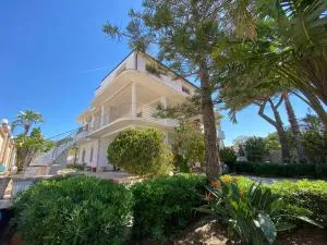 200m from the Sea - Large Private Patio with BBQ - Triscina