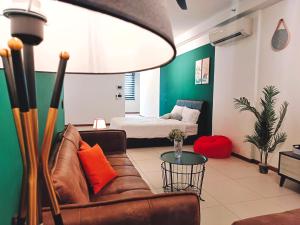 THE LANDMARK BY KATANA New 3BR Grand Seaview Homestay at Gurney 无敌海景三房套房