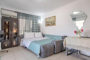 Flat w. Parking next to Flisvos Marina & SNFCC