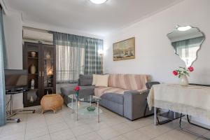 Flat w. Parking next to Flisvos Marina & SNFCC