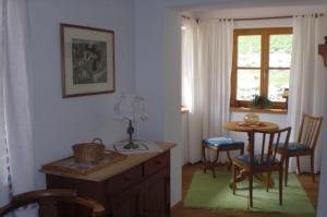 Apartment with Mountain View room in Ferienwohnung Ernst