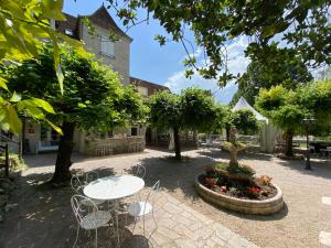 Hotels Domaine Les Falaises - Hotel et Restaurant : photos des chambres