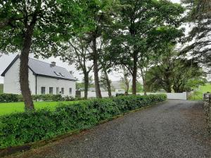 Traditional Cosy Cottage with beautiful views - Unrated properties in Westport