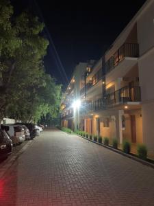 Saravi Village