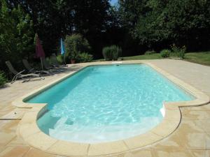 Maison spacieuse avec piscine privée au cœur du Périgord - FR-1-616-254
