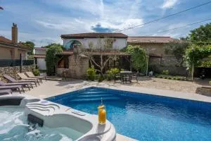 House Stone Lady - Sveti Ivan Dobrinjski