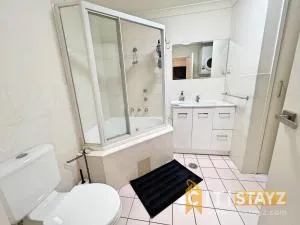 Beautiful & enclosed, 1 bd 1 bth - close to CBR Hospital - Tuggeranong
