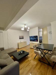 President Apartman 8