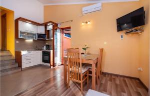 Nice Apartment In Modric With 1 Bedrooms And Wifi