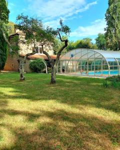 Maisons de vacances Gite La Buissiere Duravel piscine couverte privative : photos des chambres