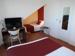 Hotels Hotel Chantepie : Chambre Familiale (2 Adultes et 2 Enfants)