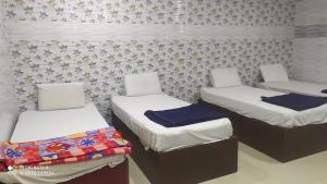 Sree Shanmuga lodge