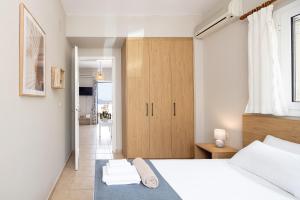 Plaka Modern Apartment