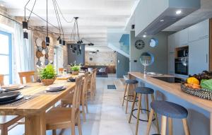 Villa Pi with Heated Pool