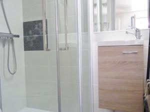 Appartement en Rez-de-Jardin Proche Plage avec Terrasse et Confort Moderne - FR-1-387-54