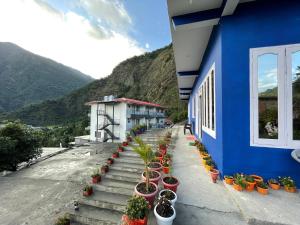 Green Mountain Homestay - Birthi Falls near Munsyari