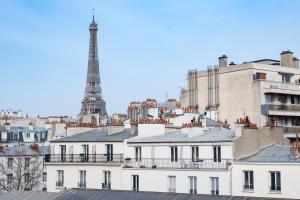 Hotels Hotel Bleu de Grenelle : Chambre Double Exécutive Medium - Vue sur Tour Eiffel