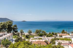 Lilian Beachfront Apartments