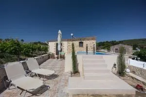 Villa Margarita's farm, private pool - Platanés