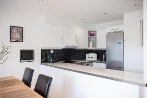 Central top floor apartment