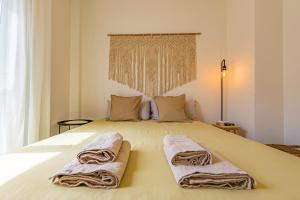 Beach at 350m, Pool, Chillout Patio and Fibre WIFI