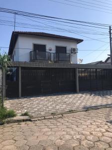 Apartamento no Guarujá, a poucos minutos da praia