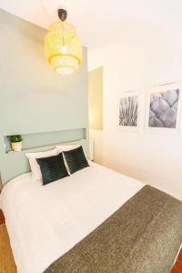 3 min à pied de la gare St Charles - 3 chambres avec Clim, SDB et TV