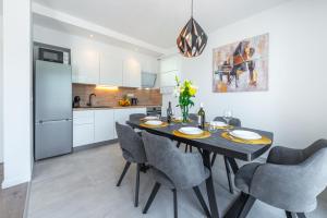 Amazing Sea View Apartments Petra & Paula