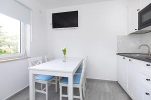 Brand new apartments Viktorija just 250m from the beach!