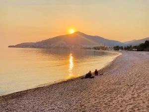 Apartment "Gluecks-Griff" inside "Becici Sunset Apartments"