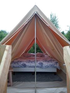 Tentes de luxe Tente bivouac Elevage Girbal : photos des chambres