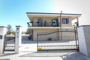 Il Violino degli Dei Holiday House