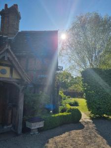 Ladbroke Road, Horley, Near Gatwick, Surrey RH6 9LN, England.