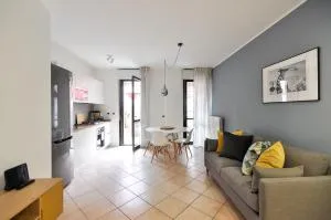 CaseOspitali - Casa Cri&Eli, super trilocale con terrazzo in zona Lambrate per 5 - Lambrate